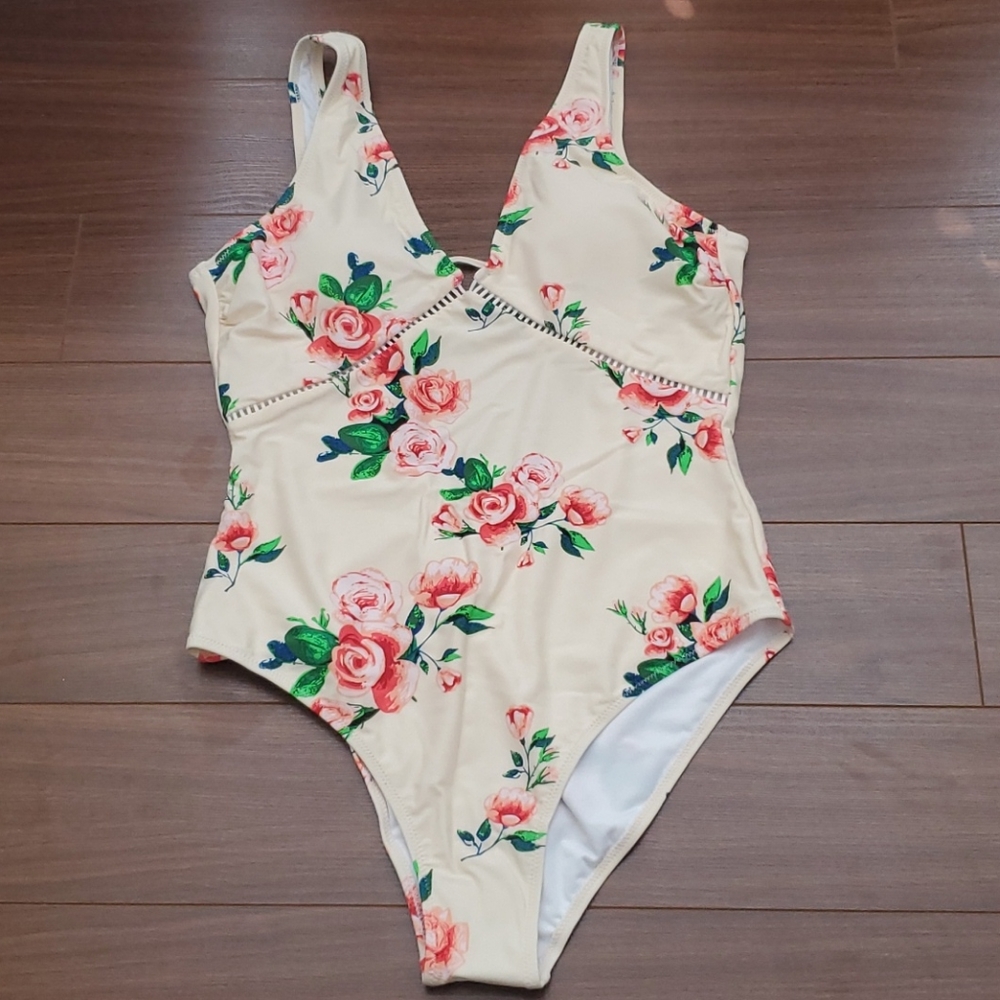 Cupshe Swimsuit